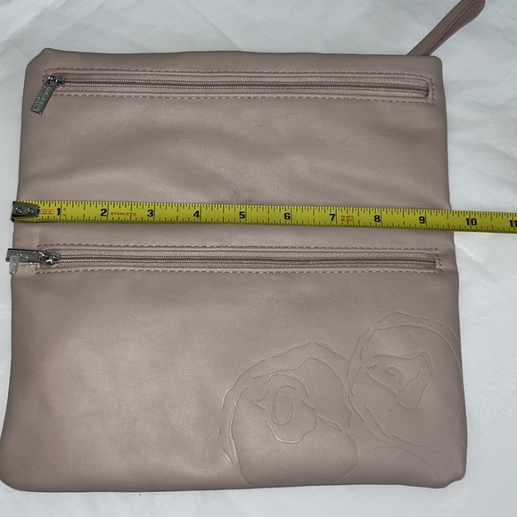 LIKE NEW Valentino Parfums Blush Foldover Clutch - Picture 10 of 12